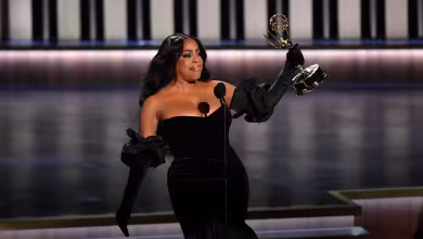 Niecy Nash-Betts dedicates Emmy to 'unheard yet over-policed' women