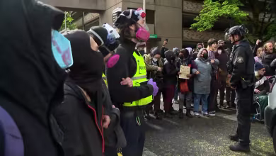 Police clear library at Portland State University, arrest protesters