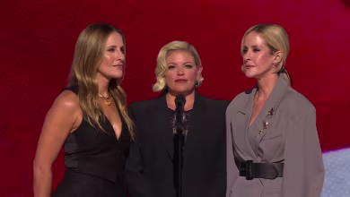 The Chicks perform the national anthem at final night of DNC