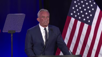 RFK Jr. suspends presidential campaign and endorses Donald Trump