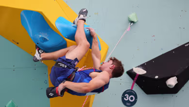 American Colin Duffy climbs lead route in combined final