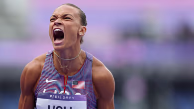 Hall third after heptathlon Day 1, finishes strong in 200m