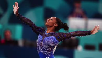 Biles clinches all-around gold with stunning floor routine