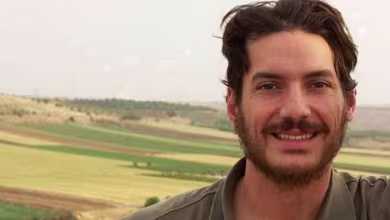 ‘We see a chance to bring him home’: Siblings of American being held in Syria speak out
