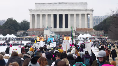 Crowds march in Washington to protest incoming Trump administration