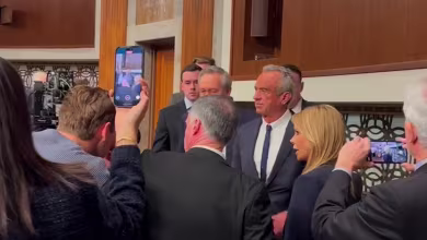 Crowd cheers as RFK Jr. arrives for confirmation hearing