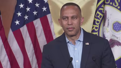 Jeffries calls out Trump, Bondi, over Epstein