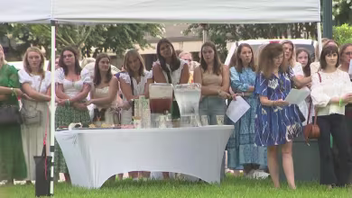 Camp Mystic alumni gather in Houston to honor flood victims