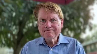 Shooting witness details running to scene, holding hand of bleeding student until EMT arrived