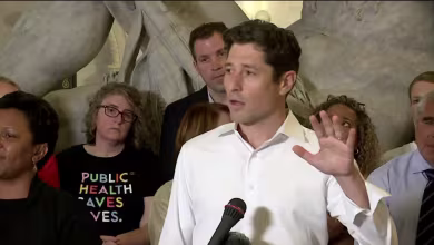 Minneapolis mayor: 'We need a statewide and a federal ban on assault weapons'