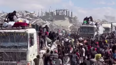 Humanitarian aid begins moving into Gaza as ceasefire holds