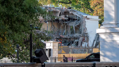 Demolition begins at White House for Trump's new ballroom