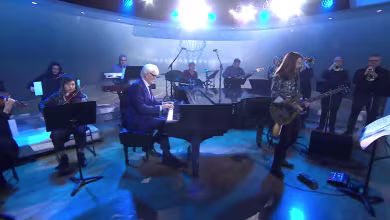 John Tesh performs NBA theme ‘Roundball Rock’ live on 'TODAY'