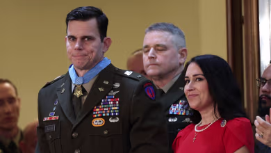 Trump awards Medal of Honor to pilot in Maduro raid