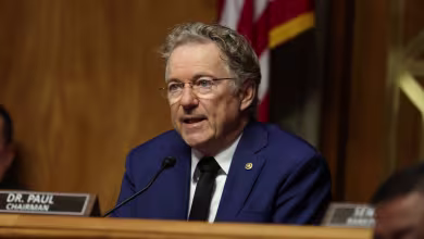 Paul confronts Mullin as 'someone who applauds violence' against political opponents