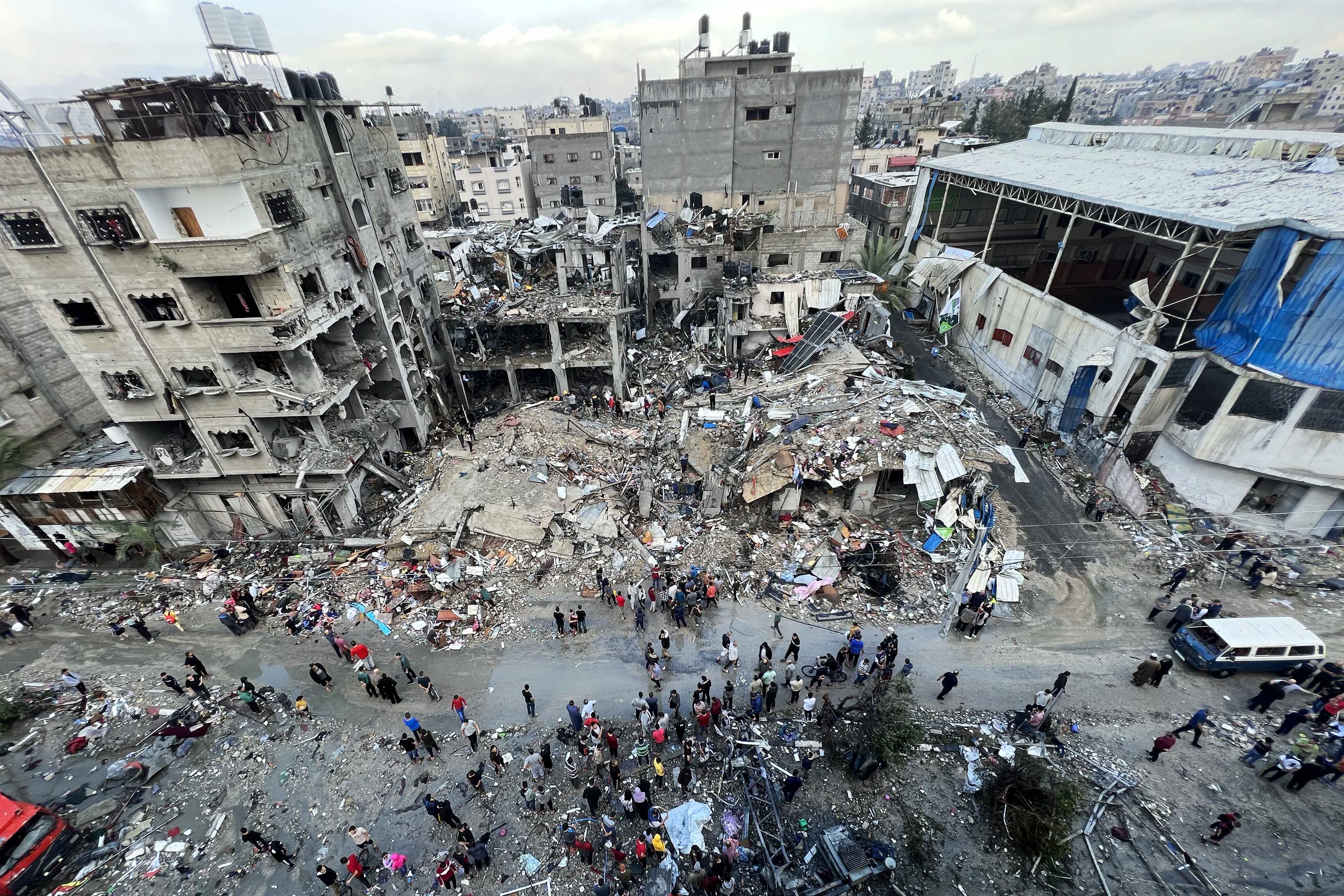 Israeli attacks on Gaza continue on the 39th day