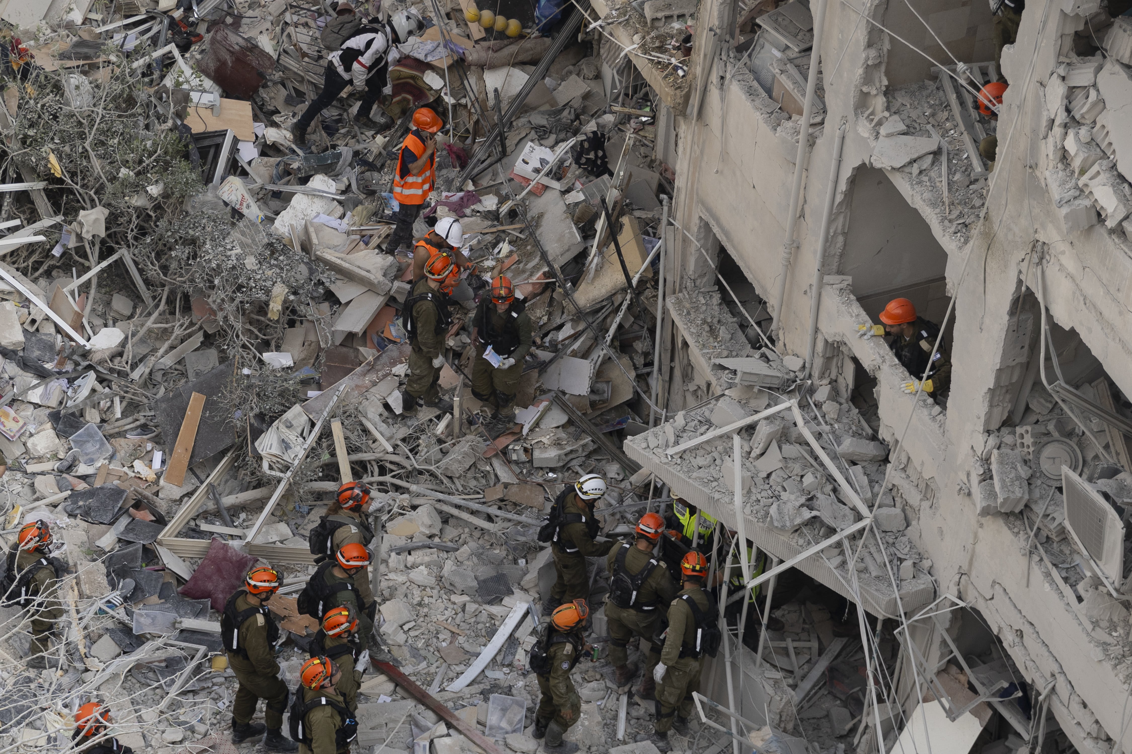 Image: Iran Launches A Retaliatory Missile Strike At Tel Aviv