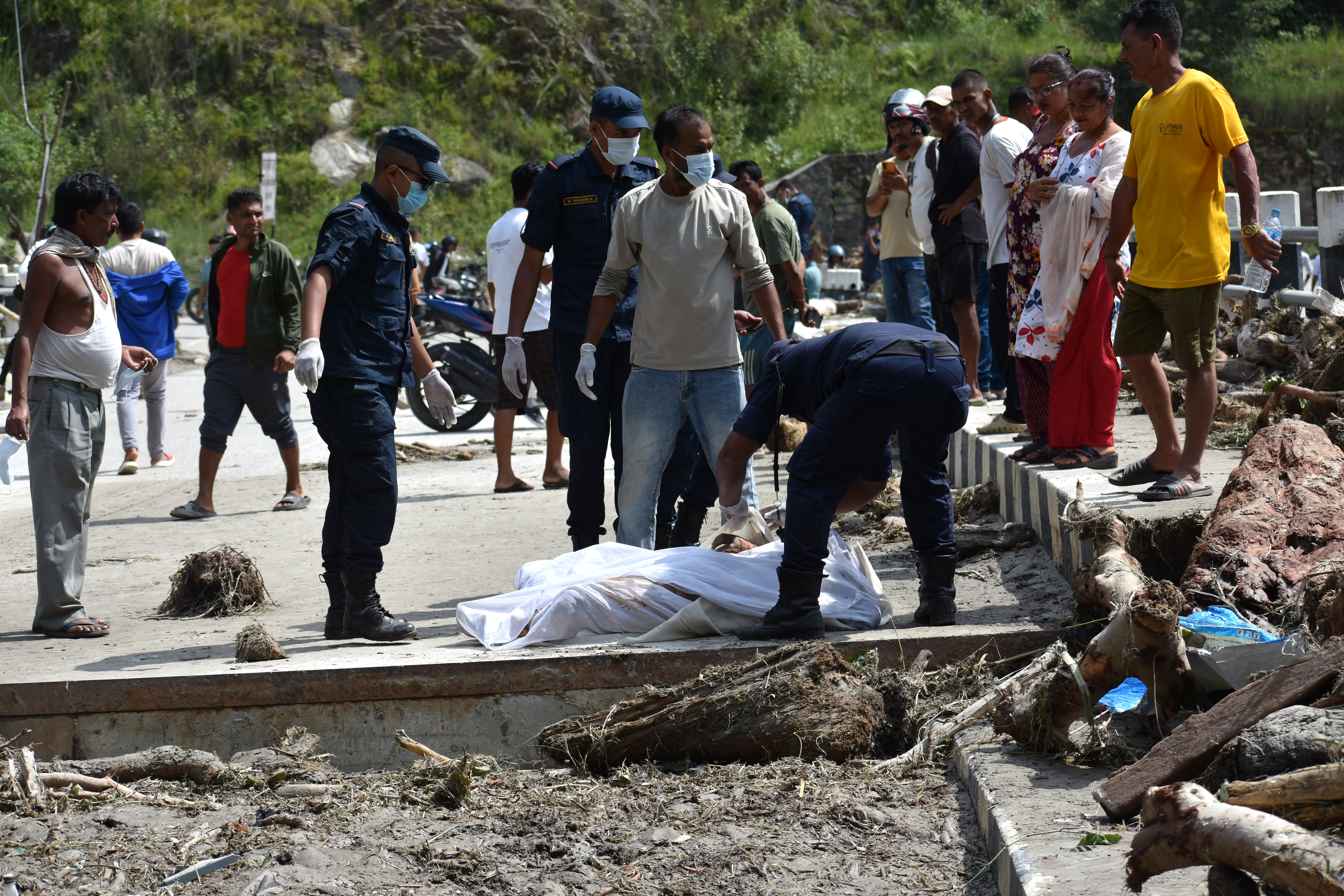 Flash flood from China hits Nepal