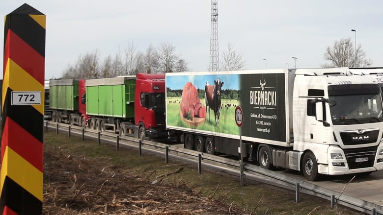 Coronavirus checks cause huge traffic jams on German-Polish border