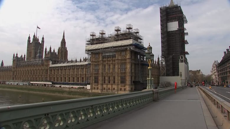 London’s iconic landmarks remain empty during stay-at-home order