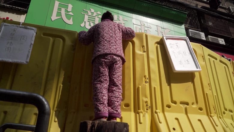 Wuhan shoppers find new ways of buying food as COVID-19 restrictions ease
