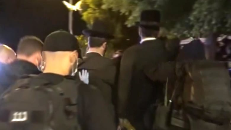 Israeli police arrest hundreds ignoring coronavirus ban on mass gatherings