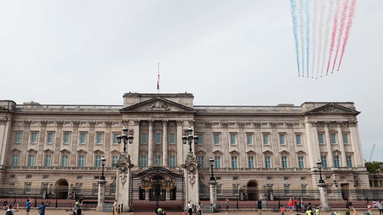 London marks 75th anniversary of V-E Day with flyover