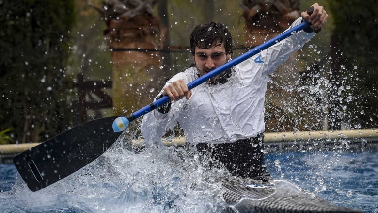 Olympic hopeful trains in girlfriend's pool to beat coronavirus restrictions