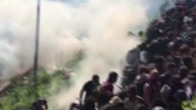 Protesters forced up highway embankment by tear gas in Philadelphia