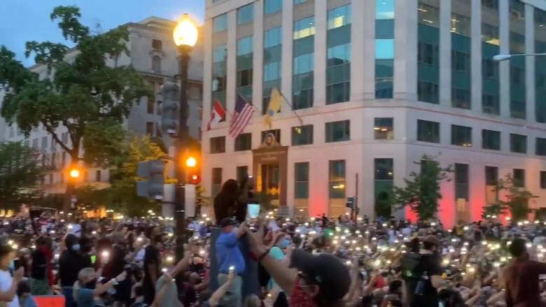 Watch George Floyd protesters sing 'Lean On Me'