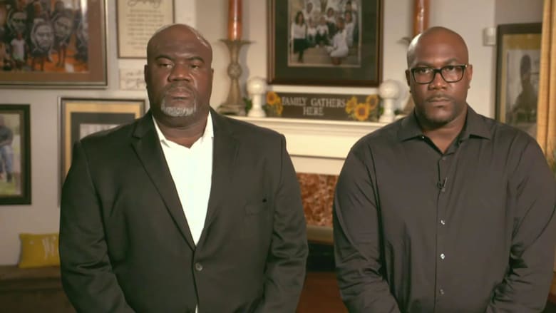 George Floyd's brother leads a moment of silence at the DNC