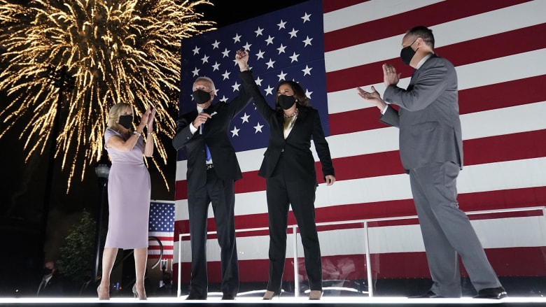 Brian Williams on DNC outdoor celebration: I gotta tell ya, this works