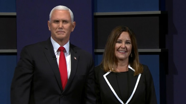 Karen Pence skips mask on debate stage