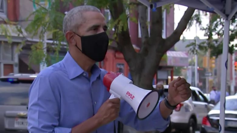 Obama speaks to voters on the street in Philadelphia