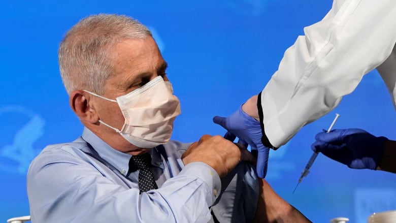 Watch: Dr. Fauci, Secy. Azar receive coronavirus vaccine