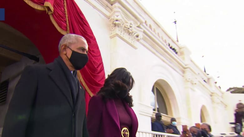 Barack Obama and Michelle Obama arrive for inauguration 