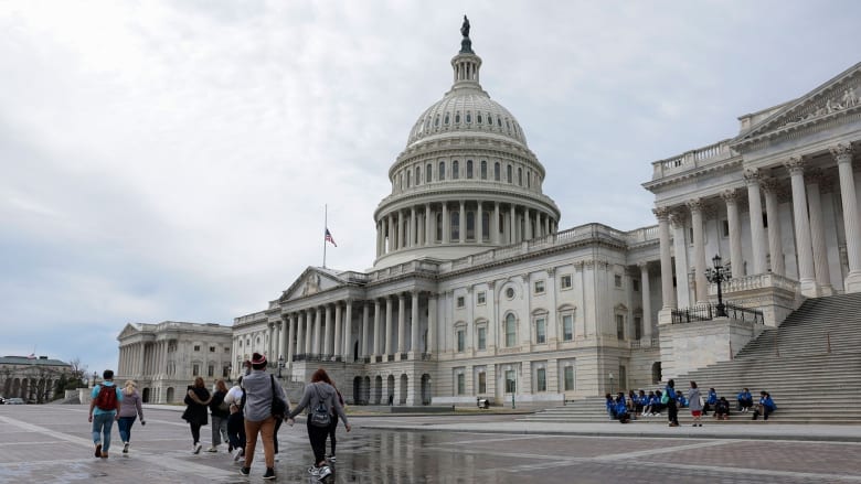 U.S. lawmakers respond in unity, condemn Russia attack on Ukraine