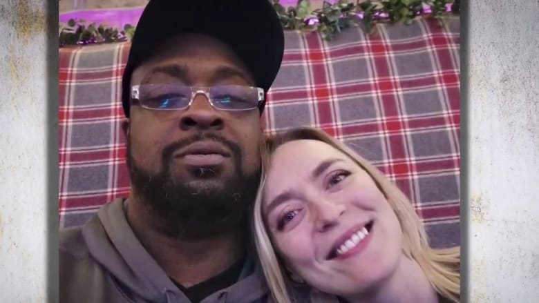 Days after wedding, Chicago couple takes supplies to Ukrainian refugees