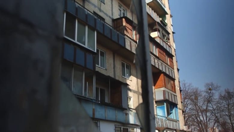 Russia intensifies attacks in Kyiv but is losing territory, according to Ukraine officials