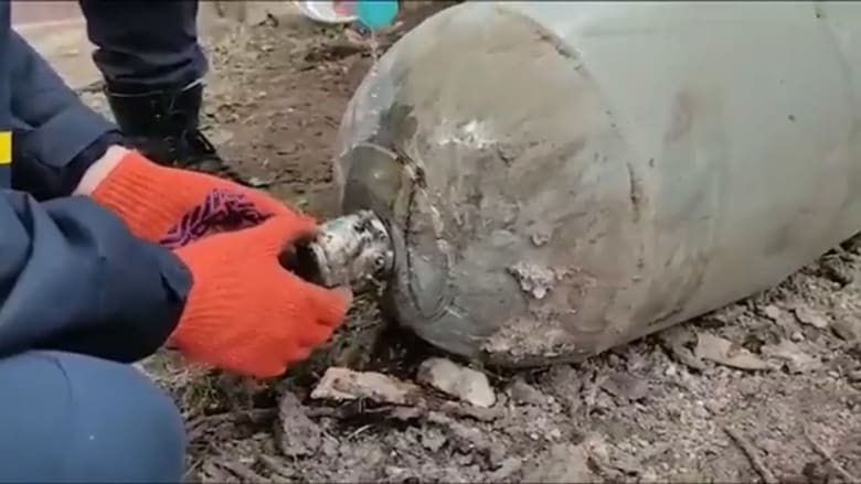 Video shows bomb defused in Ukraine, emergency services say