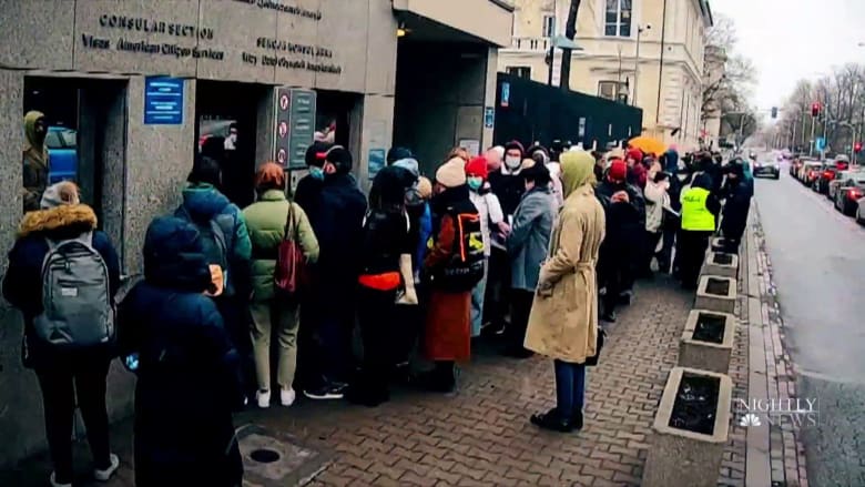 Hopeful Ukrainian refugees line up at U.S. embassies