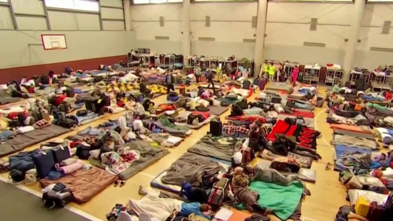 Thousands of Ukrainians wait at U.S.-Mexico border seeking refuge