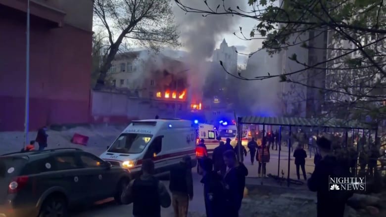 New Russian strikes in Kyiv after U.N. head meets with Zelenskyy