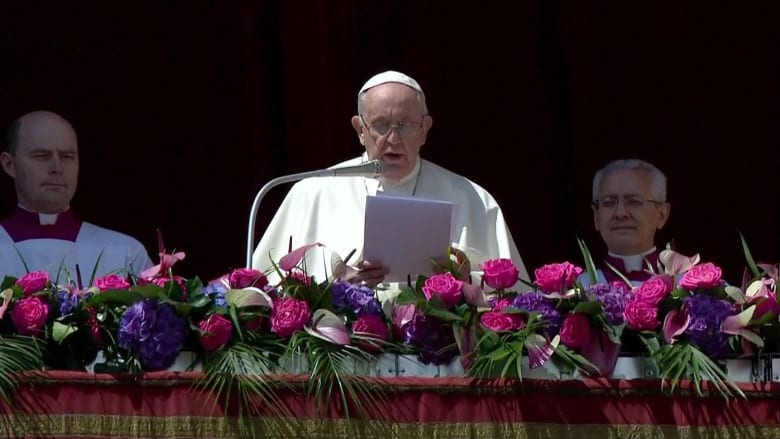 Pope Francis uses Easter message to denounce war in Ukraine