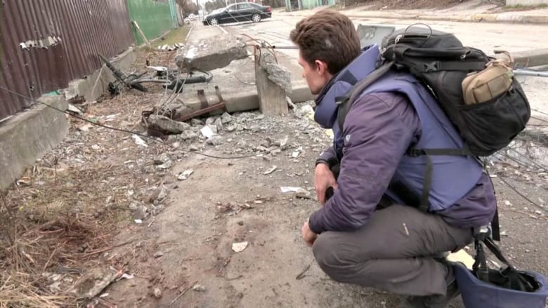Human Rights Watch investigator searches for war crimes evidence in Bucha