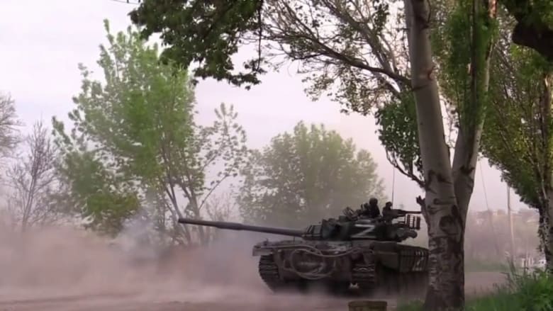 Russian forces try to break Ukrainian resistance in Mariupol