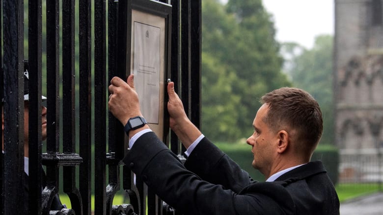 Watch: Proclamation of Queen Elizabeth's death posted at Balmoral Castle