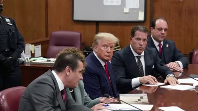 Courtroom reporter describes Trump's demeanor during arraignment