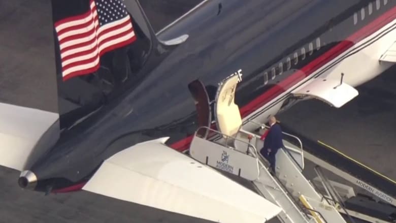 Trump boards plane heading to Mar-a-Lago after arraignment