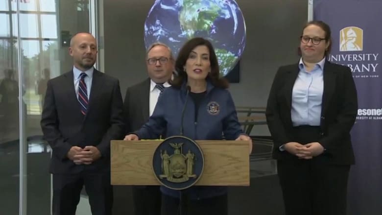 'Stay indoors': Gov. Hochul urges as smoke from Canadian wildfires blankets New York